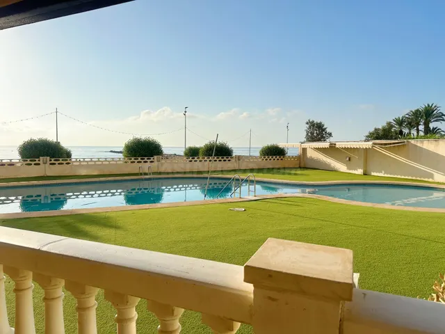 ESPECTACULAR APARTAMENTO FRENTE AL MAR, CON TERRAZA, LUZ TOD - foto 5