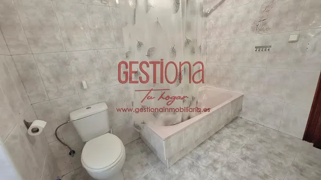 CASA COMPLETAMENTE REFORMADA EN ARENAS DE IGUÑA. — 31