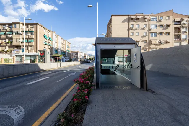 Local de 50 m2 cerca del centro de Granada con posibilidad de cambio de uso a vivienda — 6