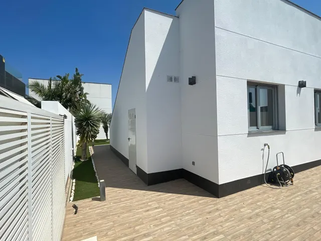 Excepcional Villa en Pilar de la Horadada: Lujosa Villa de una Planta con Licencia Turística — 21