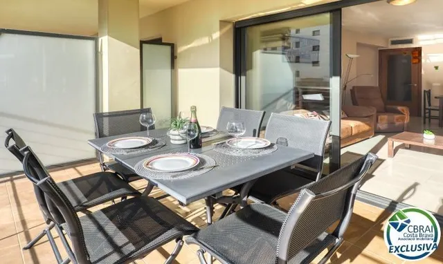 Apartamento de alto standing en Roses a 50 m del mar — 7