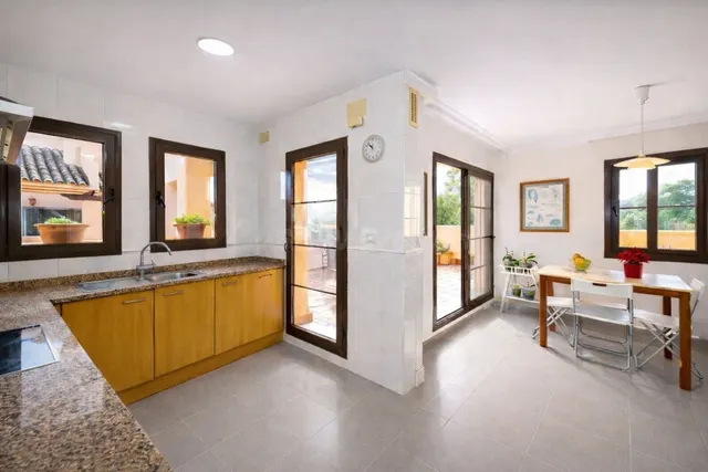 ¡ESPECTACULAR! Impresionante Ático de Lujo con Terraza de Ensueño La Propiedad Más Exclusiva de la Zona | Luminosidad Total — 9