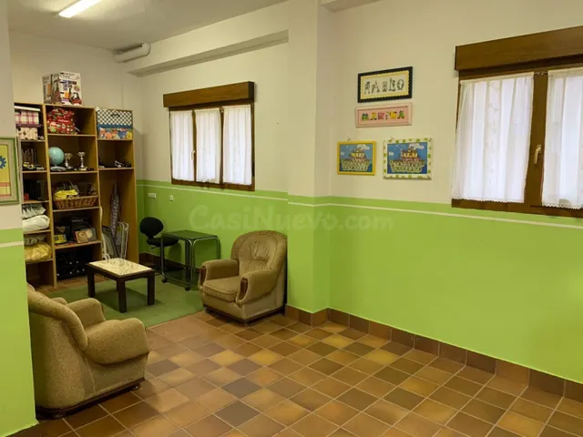 Local comercial en Saron — 3