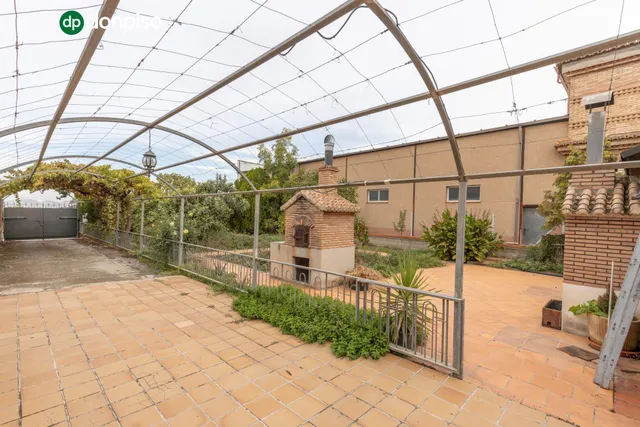 Complejo industrial con vivienda en Alhendín con 2500 metros cuadrados — 46