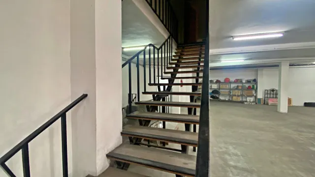 Local comercial zona centro Alicante - entreplanta+planta baja+sotano — 24
