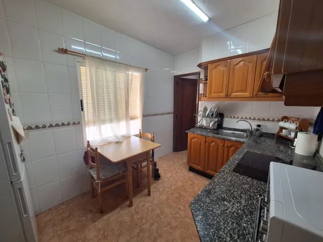 ¡Casa amplia a solo 758 €/m2! · 5 dormitorios, patio y planta baja ideal para garaje, negocio o 2º vivienda. — 12