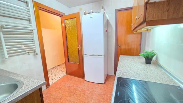 ¡estupendo piso con balcón y ascensor junto a plaza de los jardinillos! — 8