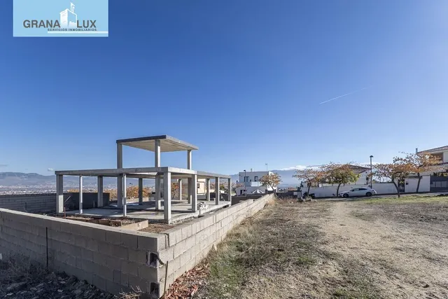 Parcela exclusiva con estructura de Chalet independiente y piscina en Urb. El Montecillo, Las Gabias — 30