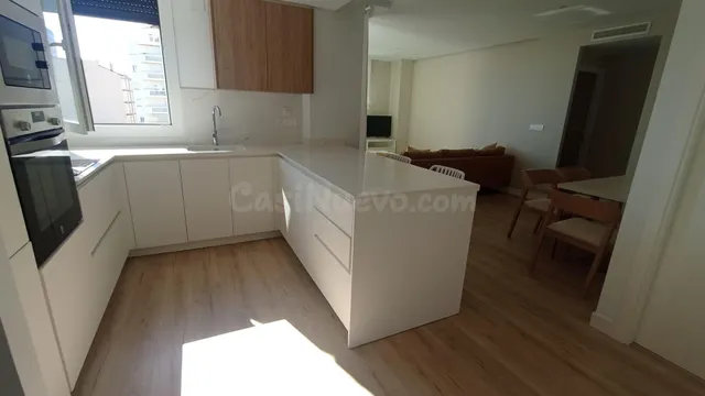 BONITO PISO FRENTE AL MAR CON PISCINA COMUNITARIA Y PARKING  - foto 4