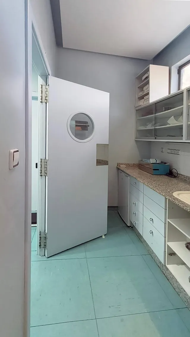 Local comercial 164m² en alquiler - Juan Carlos I — 23