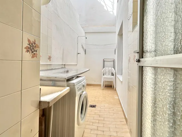 Bungalow con terraza, Alicante, Torrevieja. 2 habitaciones, 61 m2, 450 metros del mar — 11
