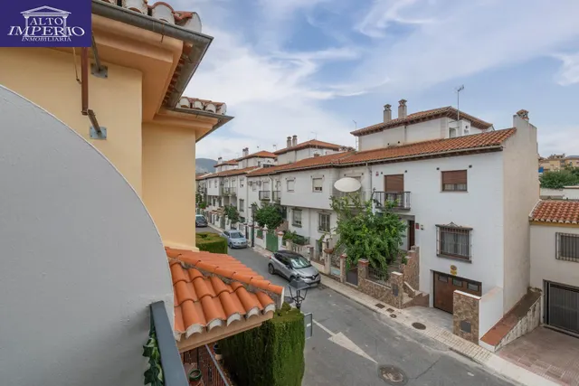 Encantadora Casa Reformada en Ogijares con Vistas y Espacios para Disfrutar — 33