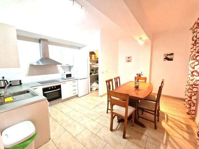 Exclusividad y amplitud en pleno centro — 21