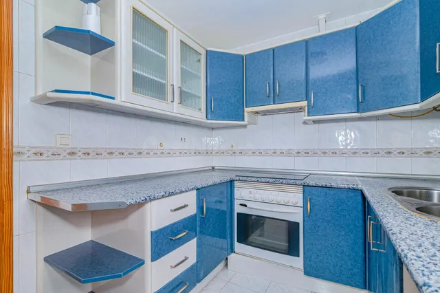 PISO DE 3 habitaciones Y COCHERA EN LA ZUBIA — 4