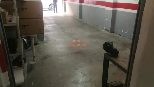 OPORTUNIDAD! SE VENDE LOCAL-GARAJE CON VADO EN LA CALLE OCTAVIO CUARTERO — 5