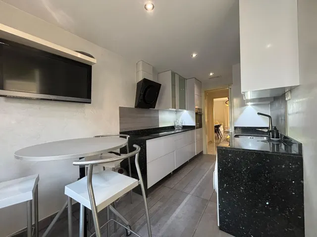 Planta baja 2 habitaciones 120m² en alquiler - Bahía de Marb - foto 4