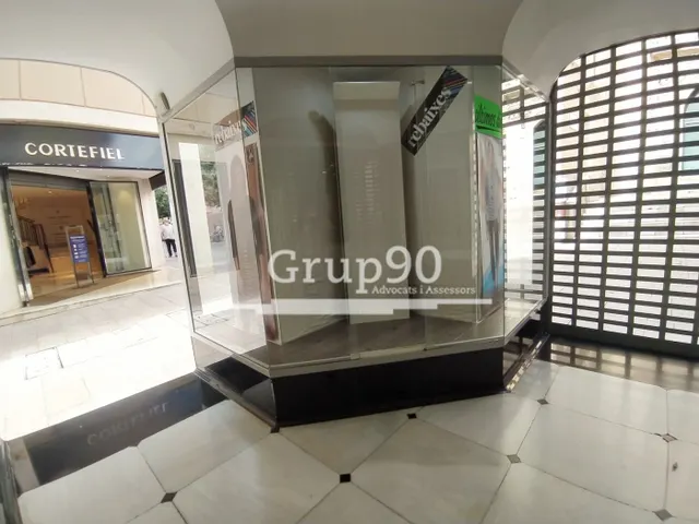 OPORTUNIDAD PARA TU NEGOCIO !! LOCAL EN EL EIX COMERCIAL — 14