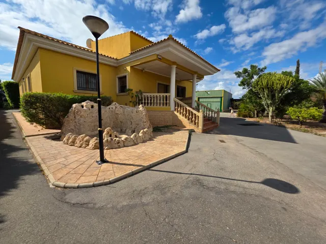 Chalet con piscina, casa de invitados y nave de 300 m2 a 1 km de Elche — 12