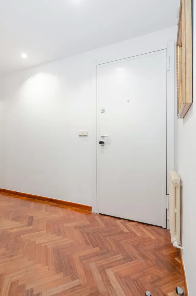 Piso en el Edificio El Verso, Calle Víctor Chavarri — 26