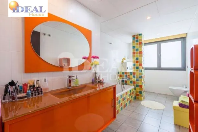 Ref.: A8488G7. Increible chalet de lujo y diseño, parcela 1500 m2,  piscina propia, pista de padel. — 33
