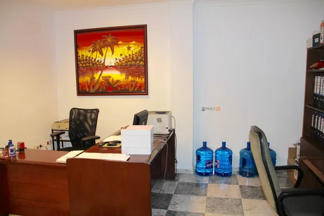 Dos locales comerciales en el centro de Benidorm — 15