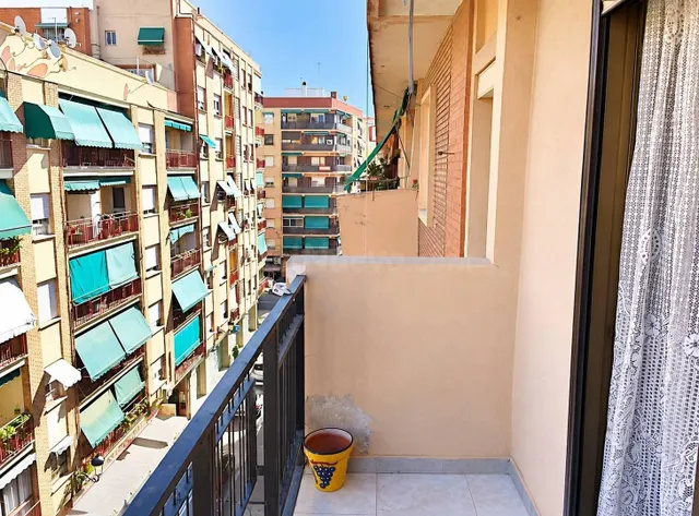Piso de 65 m2 con 3 habitaciones y ascensor — 3