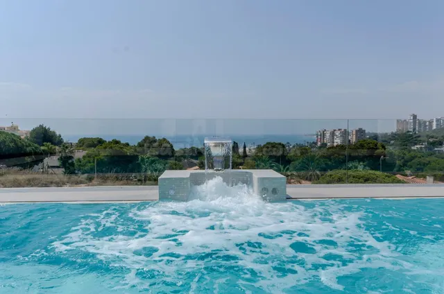 EN VENTA ESPECTACULAR VILLA DE LUJO EN ORIHUELA COSTA- ALICA - foto 2