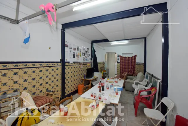 ¡OPORTUNIDAD DE INVERSIÓN! CASA CON BALCÓN Y PATIO EN EL CENTRO — 41