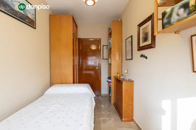 Amplio y luminoso piso de 3 dormitorios listo para entrar a vivir junto al metro de Albolote — 18