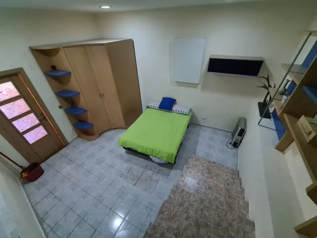 SE VENDE LOCAL  EN EL CENTRO, ACONDICIONADO COMO MERENDERO, AMPLIO COMEDOR, 2 BAÑOS. EQUIPADO. — 10