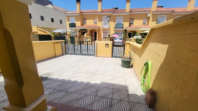 Adosado rinconcillo alquiler temporal (hasta junio) — 2