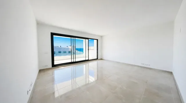 ¡ESPECTACULAR PISO CON TERRAZA Y VISTAS AL MAR EN SANTANGELO SUR! — 2