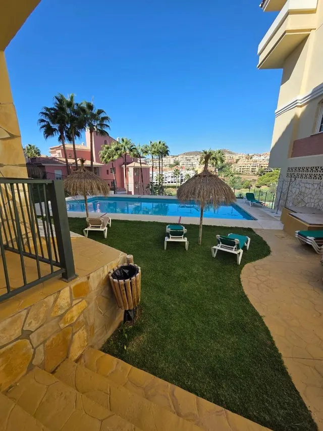 Bajo con terraza de 24 m2 y vistas al golf en Royal Golf Riviera, Riviera del Sol — 24