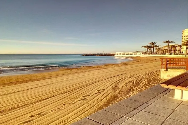 ESTUPENDA VIVIENDA EN PLANTA BAJA CON PISCINA COMUNITARIA — 37