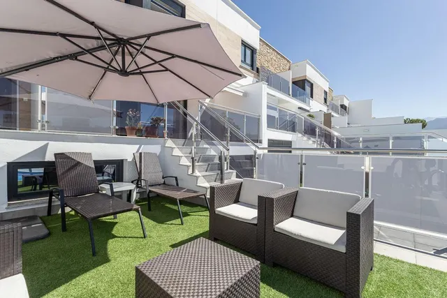 Vivienda de lujo en Urbanización SERRALLO HILLS. — 38