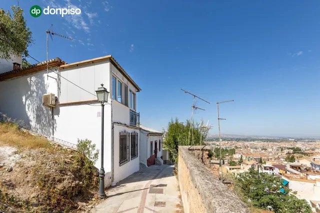 Coqueta Casa zona Barranco del Abogado con vistas a Granada