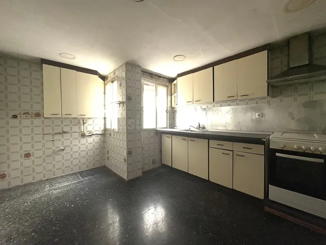Amplia vivienda de 4 dormitorios con terraza, ascensor y vis - foto 4
