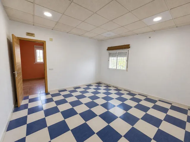Nave industrial muy amplia de dos plantas y con múltiples posibilidades — 14