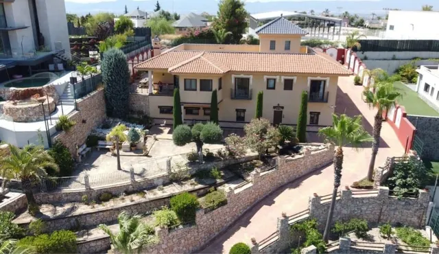 CHALET INDEPENDIENTE EN VENTA EN URB. LA ALCAYNA, AMPLIO, LUMINOSO Y EN PERFECTO ESTADO — 16