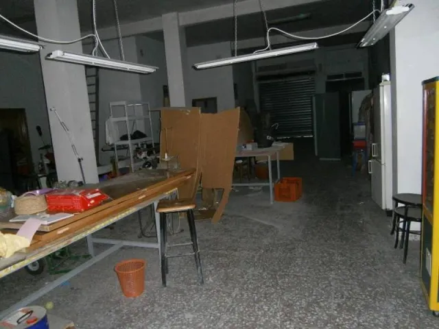 LOCAL COMERCIAL — 8