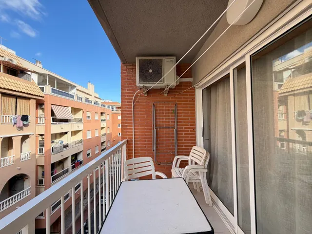 Apartamento a 350 metros de playa del cura con 2 dorm. 1 baño. en frente de av. de las habaneras. superficie de 66 m2. — 25