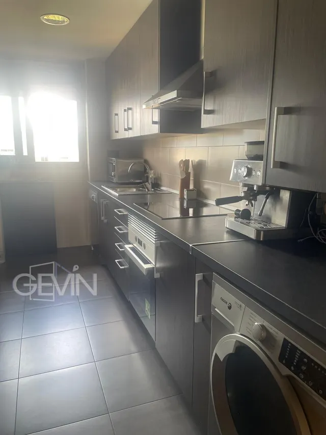 Piso de VPO, con Parking y trastero — 23