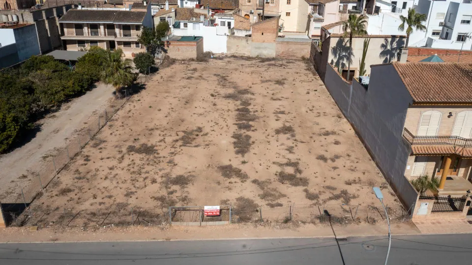 Haz en estos solares tu futura casa