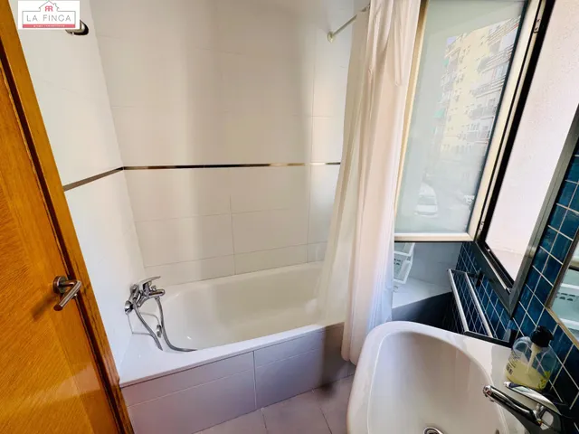 VIVIENDA 2 DORMITORIOS GARAJE Y TRASTERO CERCA DEL CENTRO — 29