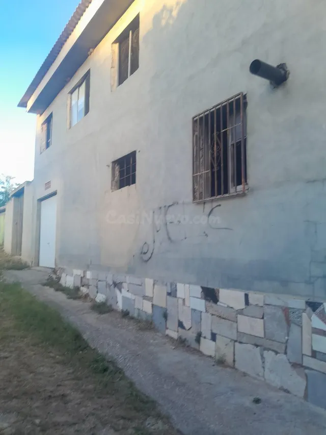 Casa en Losa del Obispo de 238 m2