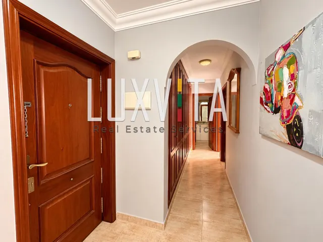 Amplio piso residencial de 2 dormitorios con garaje y trastero — 8