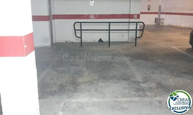 OLIVERA PALAU Plaza de parking segura para coche pequeño, mo - foto 2
