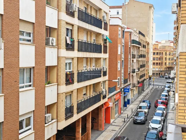 Amplia vivienda de 4 dormitorios con balcón en San Antonio María Claret — 18