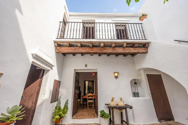 Casa Independiente en pleno Casco Antiguo. — 7