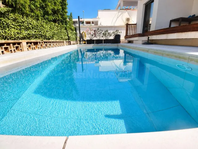 Chalet con piscina en Puerto de Alcudia - foto 3